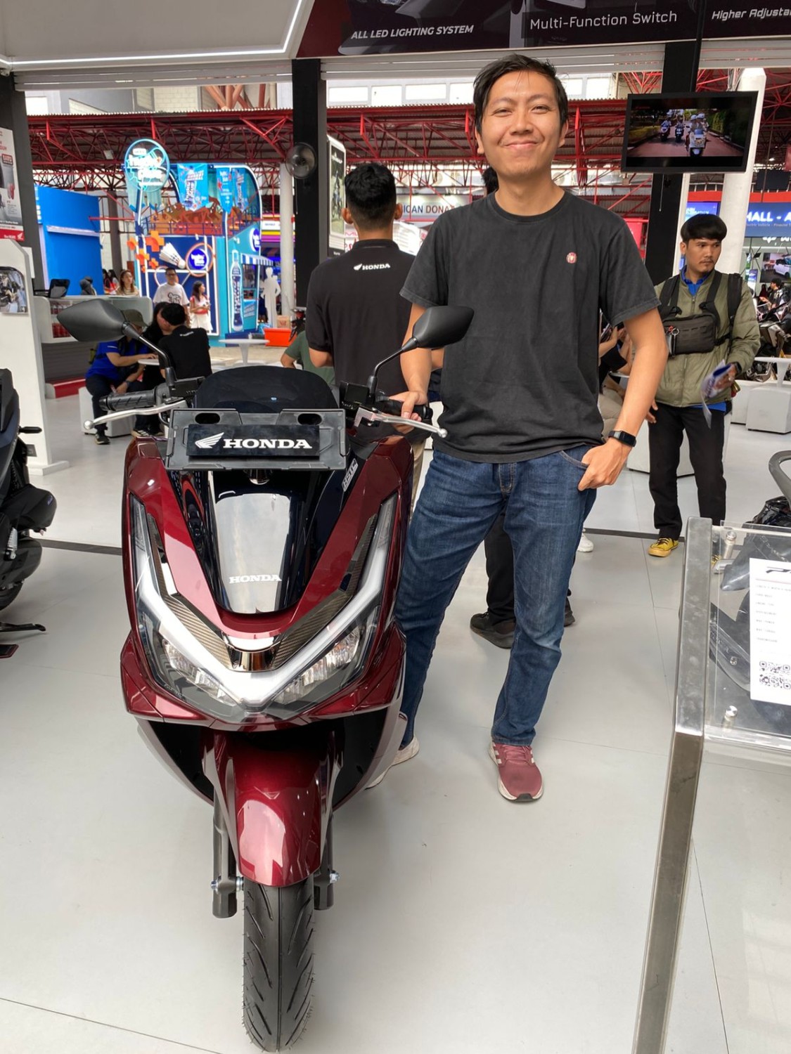 Banjir Pengunjung dan Promo Menarik, Honda PCX160 RoadSync Jadi Magnet di JFK 2025