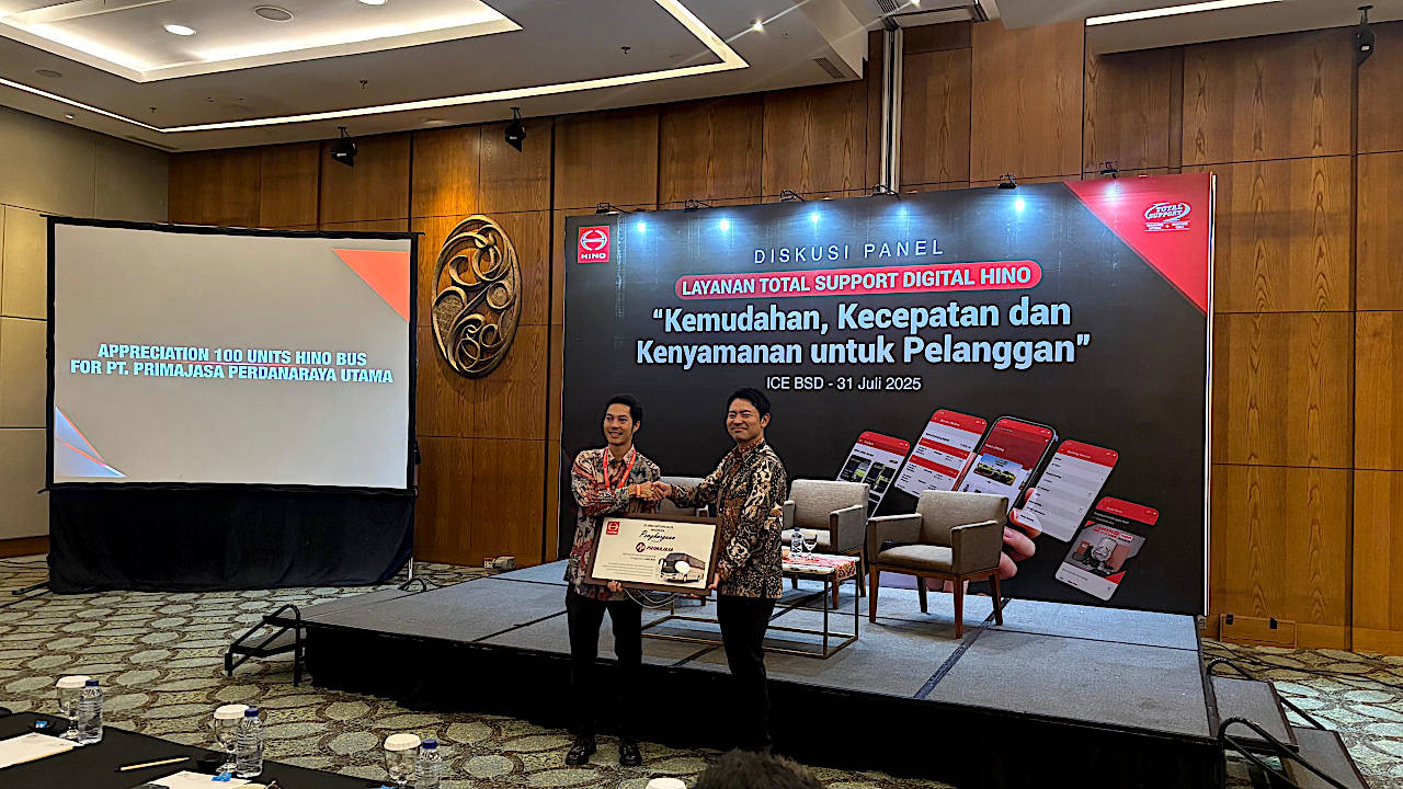 Hino Merangkul Teknologi Masa Depan