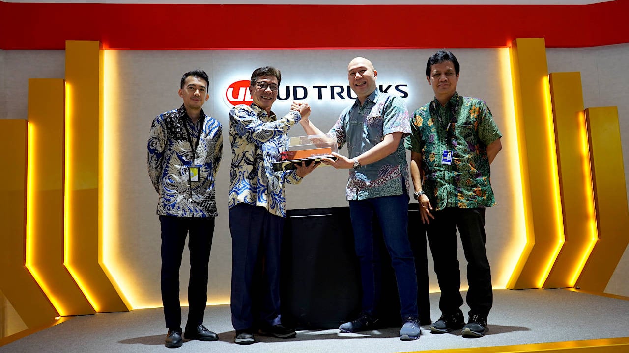 Perawatan Truk Tangki BBM Jadi Sorotan di GIIAS 2025