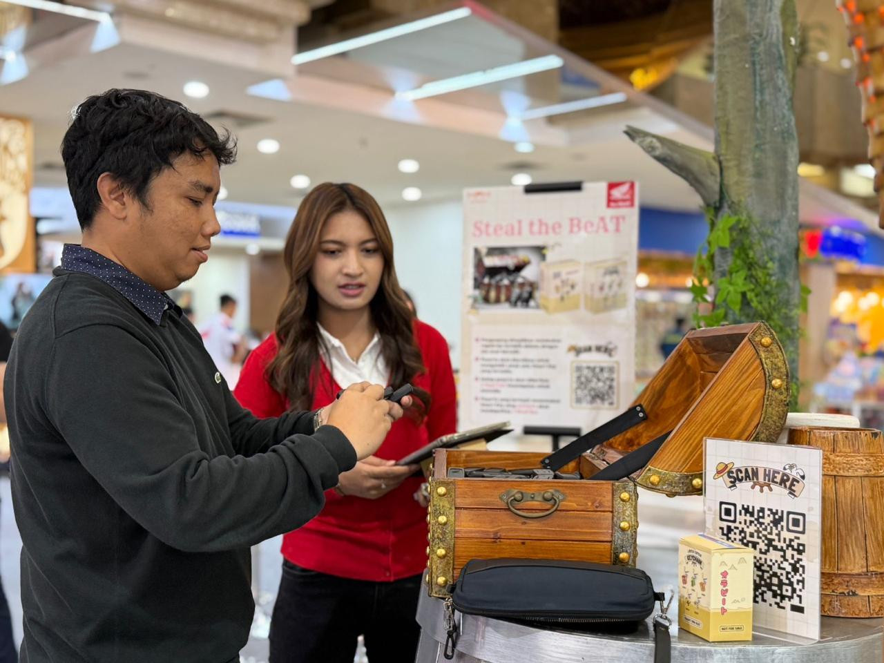 Zoro &amp; Sanji Tampil di Honda BeAT One Piece x Tahilalats, Yuk Intip Keseruannya di Surabaya!