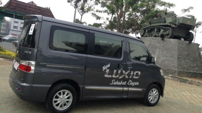 Daihatsu Luxio vs Gran Max Minibus: Spesifikasi, Fitur, dan Harga Terbaru