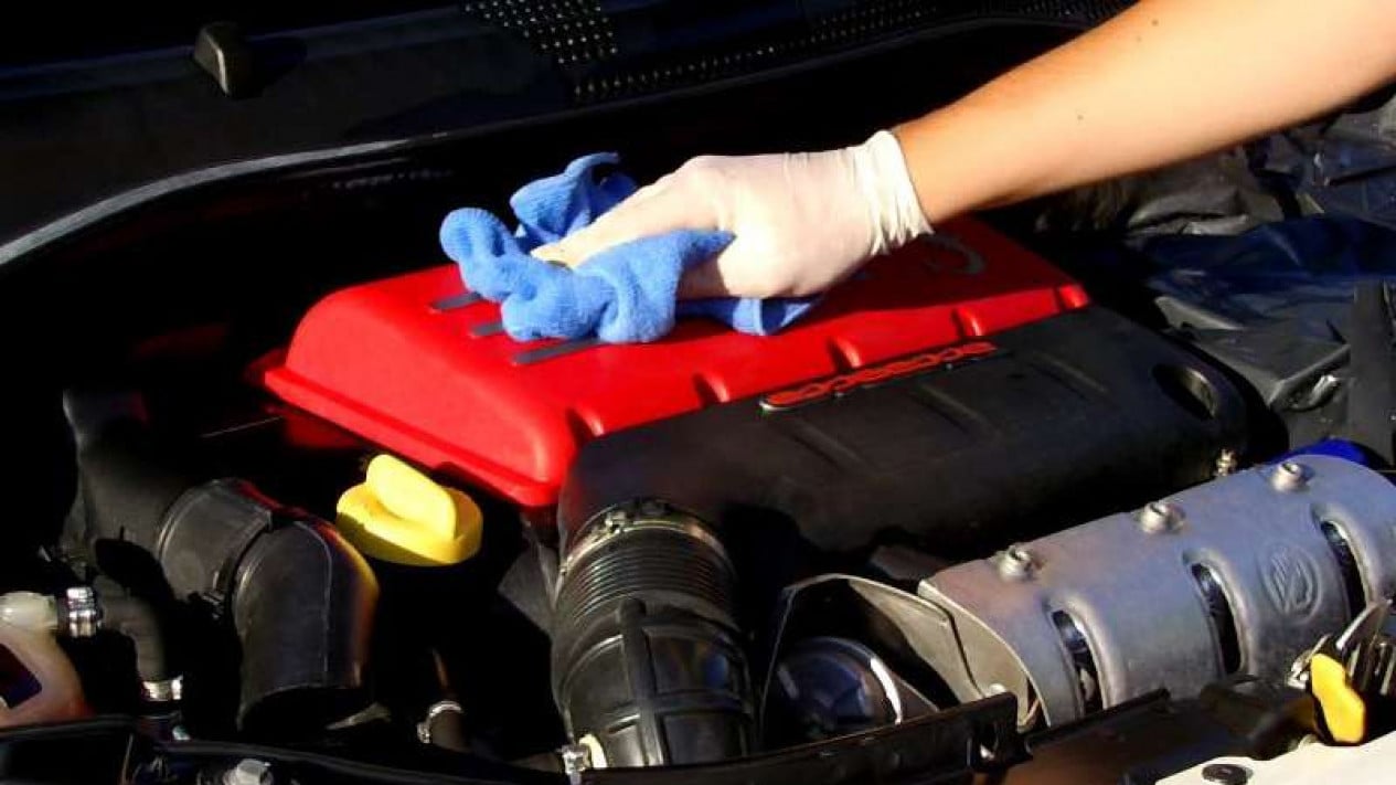 5 Hal Perawatan Mobil yang Bisa Dilakukan di Rumah Kurang dari 10 Menit