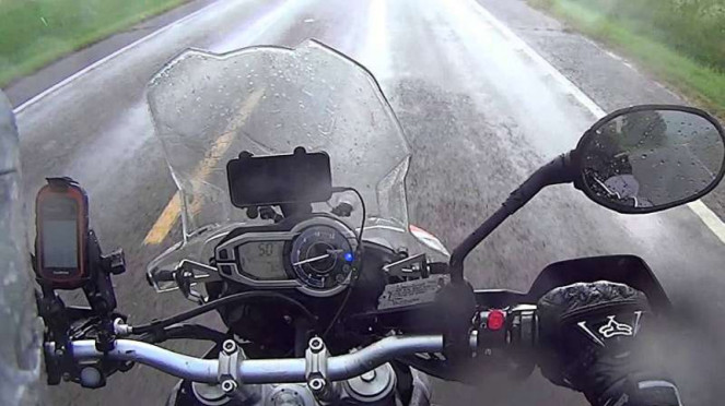 Jangan Sepelekan, Ini Bahaya Menunda Cuci Motor Usai Kehujanan