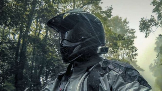 Pengguna Sepeda Motor Jangan Salah Memilih Jas Hujan Karena Bisa Kecelakaan