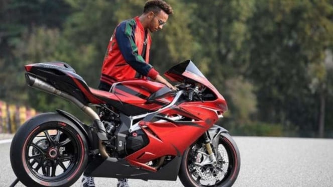 5 Sepeda Motor Touring Paling Kencang, Siap Temani Perjalanan Jarak Jauh