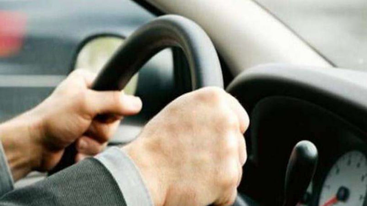 Fakta Mengejutkan! Negara Ini Jadi Satu-satunya yang Masih Izinkan Main Ponsel Saat Berkendara