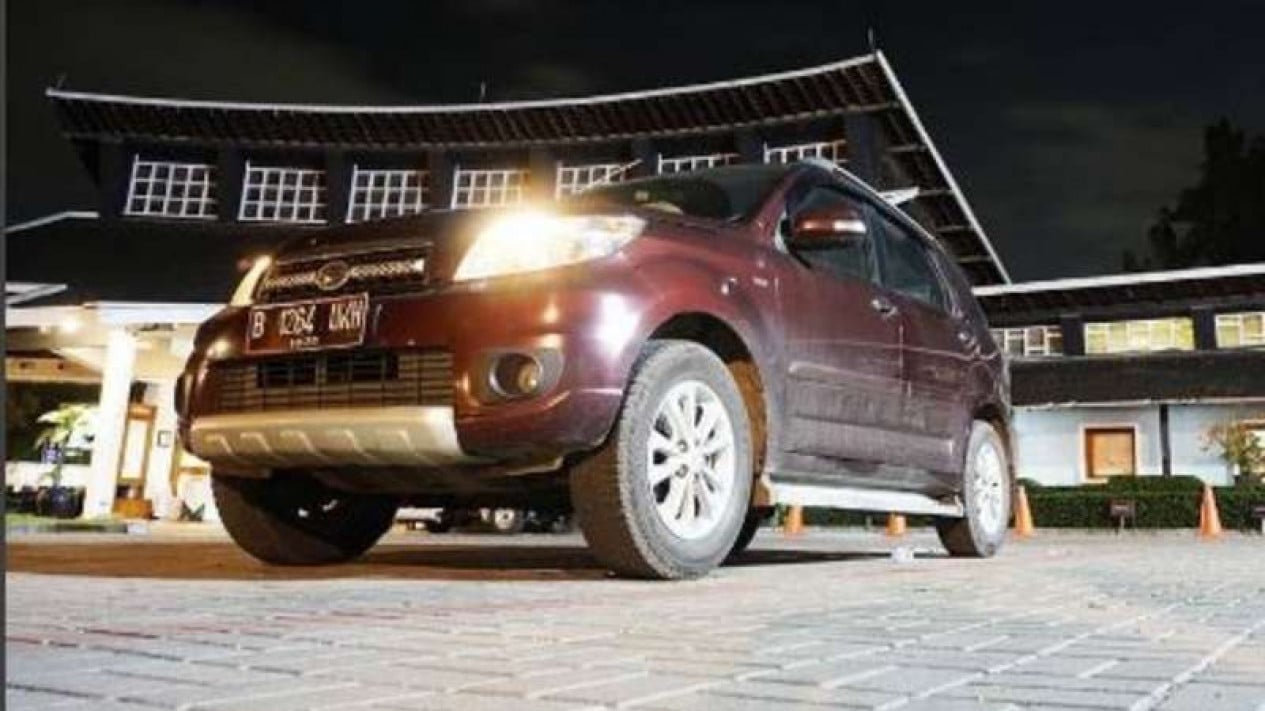 Cara Alami Hilangkan Kusam Lampu Mobil