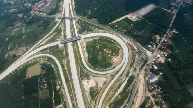 Desain Pelat Nomor Baru Bikin Sistem Tol Mogok di Negara Ini