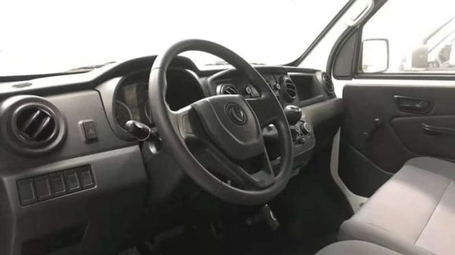 5 Mobil Spektakuler dengan Posisi Pengemudi Tengah, Jarang Diketahui!