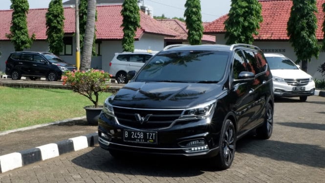 Daftar Mobil Rp300 Jutaan yang Punya Fitur Sunroof