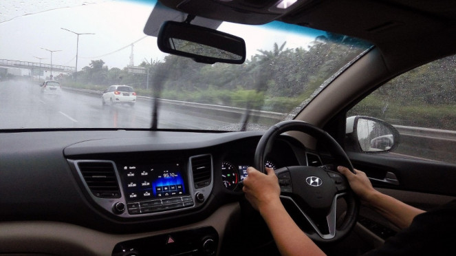Musim Hujan Tiba! Ini Komponen Mobil yang Wajib Dicek Agar Tetap Aman di Jalan
