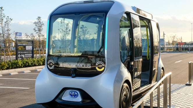 Mobil Termahal Toyota Bukan SUV Century