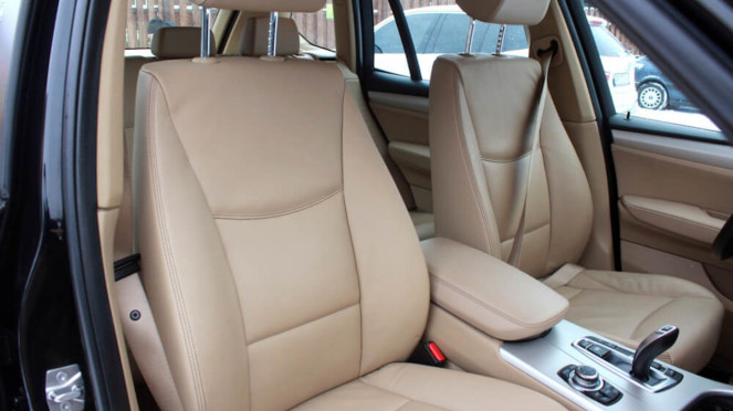 Cara Murah Bikin Mobil Klasik Terasa Seperti Baru: Ada Aksesoris Modern yang Wajib Kamu Punya