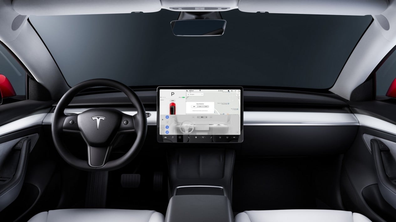 Main HP atau Melamun Saat Nyetir, Mobil Ini Bisa Langsung Tahu