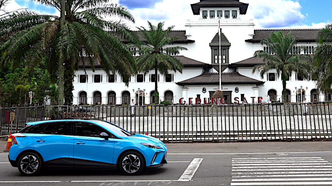Benarkah Kecepatan Mempengaruhi Jarak Tempuh Mobil Listrik? Ini Faktanya!