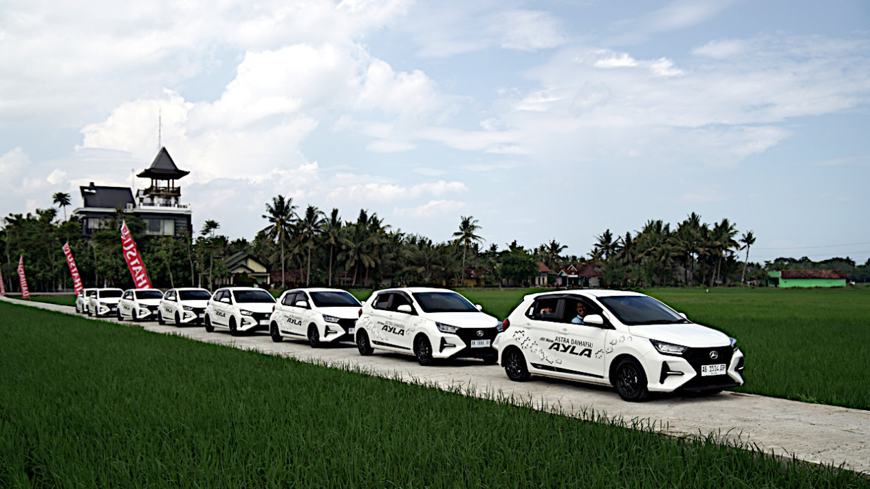 Mobil LCGC vs EV Diajak Jakarta–Surabaya, Mana yang Lebih Cepat dan Hemat?