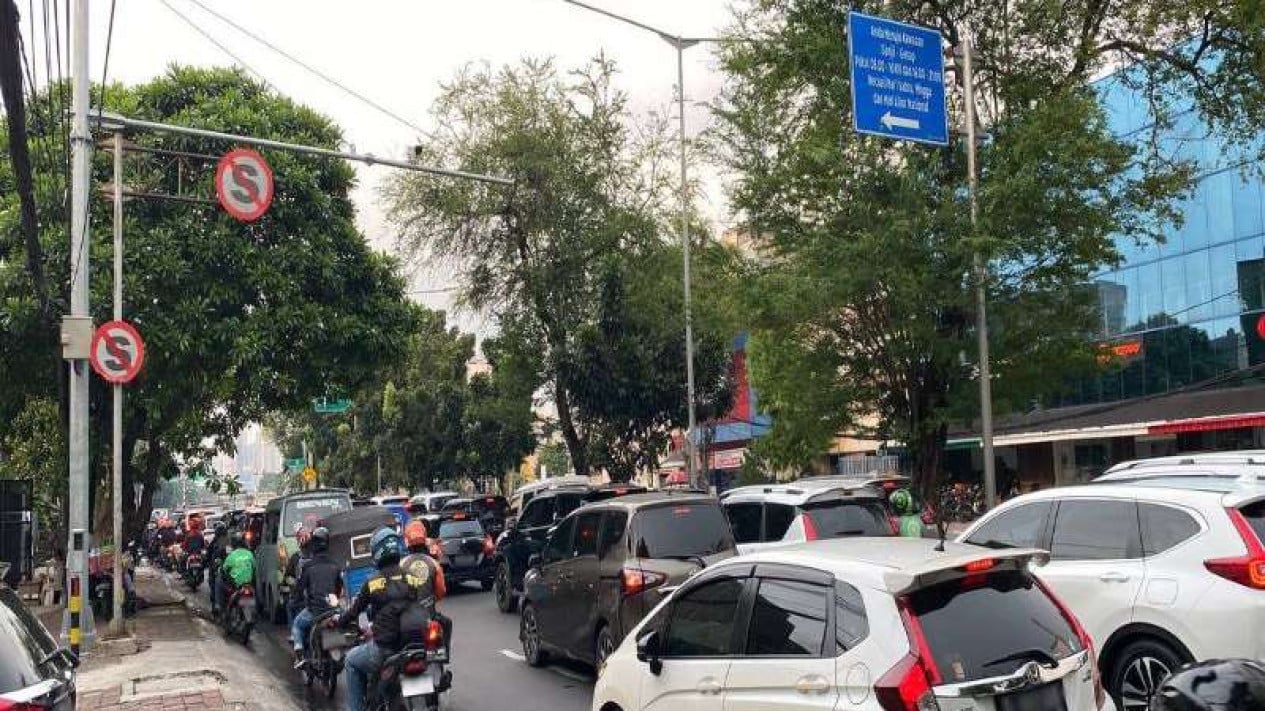Hari Senin di Jakarta: 63 Persen Jalan Padat, Waktu Tempuh Naik