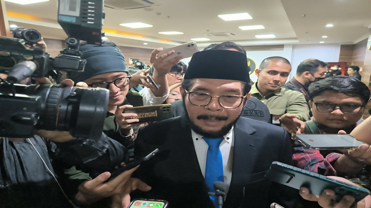 Anwar Usman Mau Pensiun, Garasinya Jadi Sorotan