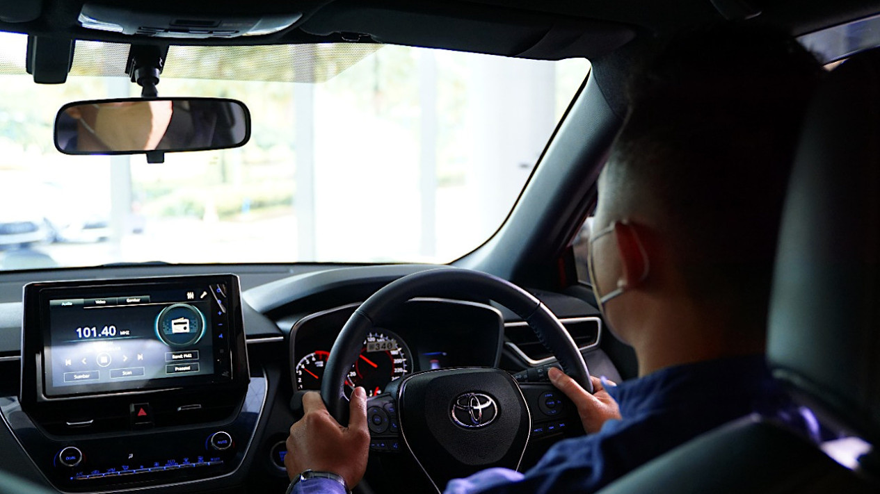 Cara Mengemudi Irit BBM tanpa Harus Jalan Pelan