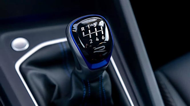 Tidak Suka Matik? Ini Daftar Mobil Manual Terbaru Harga Rp200 Jutaan