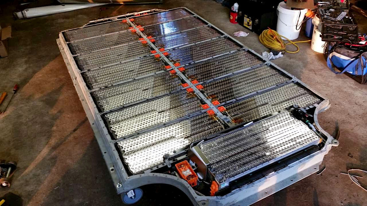 Biaya Ganti Baterai Mobil Listrik Tesla Bisa Lebih Mahal dari Harga Mobilnya