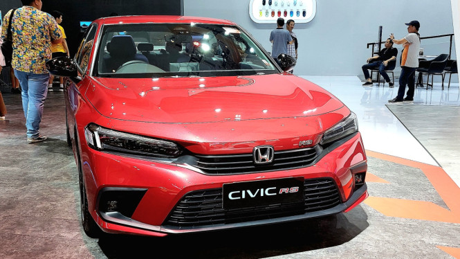 Daftar Harga Mobil Sedan Toyota vs Honda Juli 2025