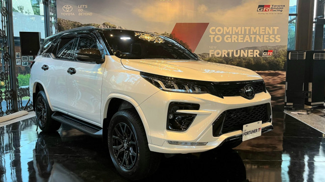 Adu Diskon Mobil Mitsubishi Pajero Sport dan Toyota Fortuner di GJAW 2025