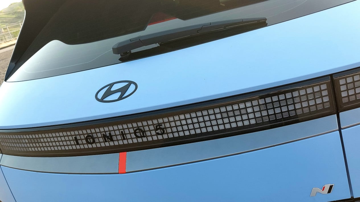 Pabrikan Minta Pengguna EV Dapat “Privilege” di Jalan