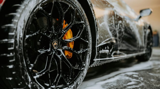 Seberapa Sering Mobil Perlu Dicuci Saat Musim Hujan? Ini Penjelasan Lengkap dan Alasannya