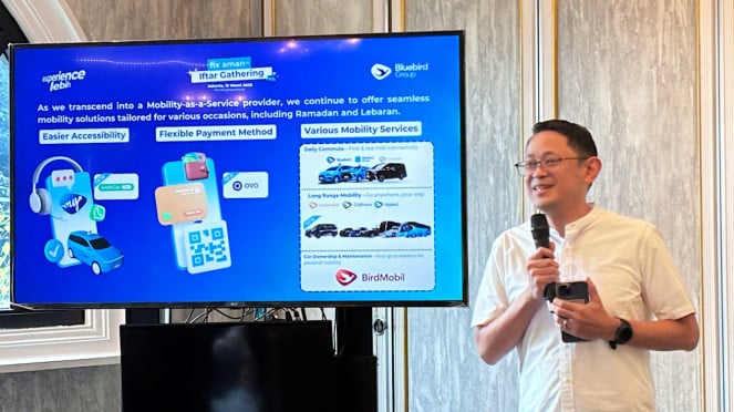 Bluebird Lirik Mobil PHEV untuk Armada Taksi