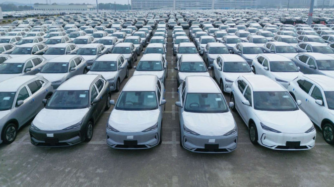 Daftar Mobil China Paling Laku di Indonesia Tahun Ini, BYD vs Wuling