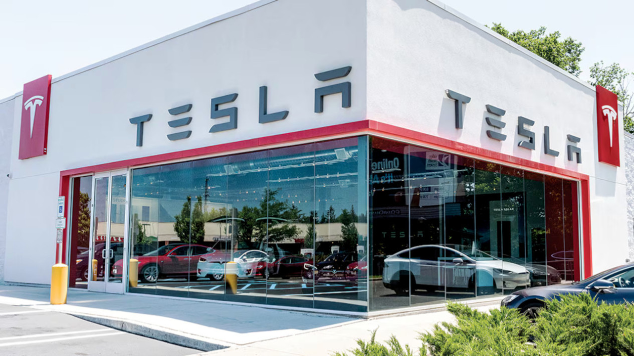 Harga Jual Kembali Mobil Tesla Turun Drastis