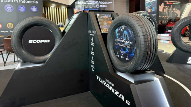 3 Ban Baru Bridgestone Tampil di IIMS Surabaya 2025