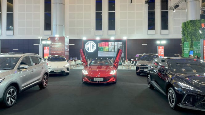 Mobil Ini Tampil Mencolok di IIMS Surabaya 2025