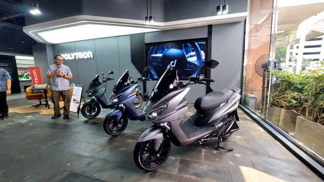 Polytron Buka Showroom Mobil dan Motor Listrik Pertama di Jakarta