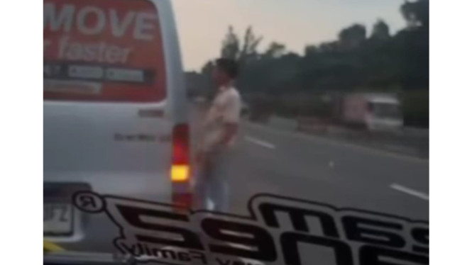 Ngeri! Viral Video Sopir Lalamove Ribut dan Todongkan Pistol ke Pengendara di Tol