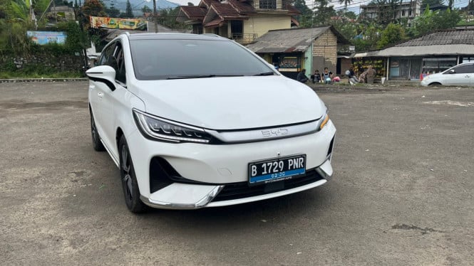 Uji Jalan Nyata BYD M6 ke Jalur Puncak, Ini Hasilnya