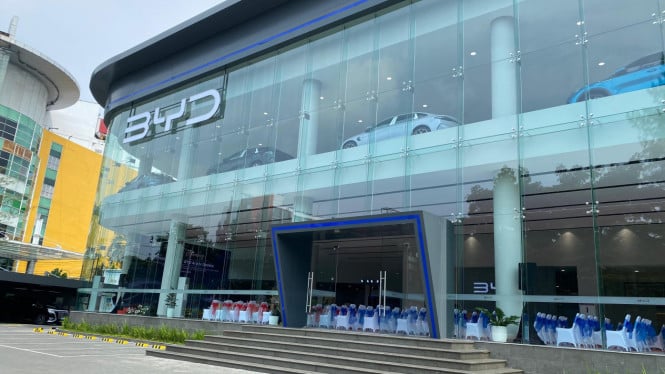 Arista Group Buka 7 Dealer BYD dan Satu Dealer Denza Sekaligus Dilengkapi Fast Charging