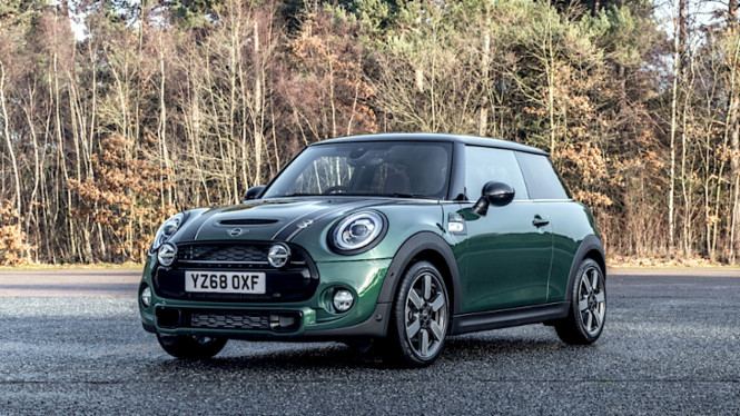 Meski Gelap, 5 Warna Cat Mobil Ini Tetap Bikin Kabin Sejuk