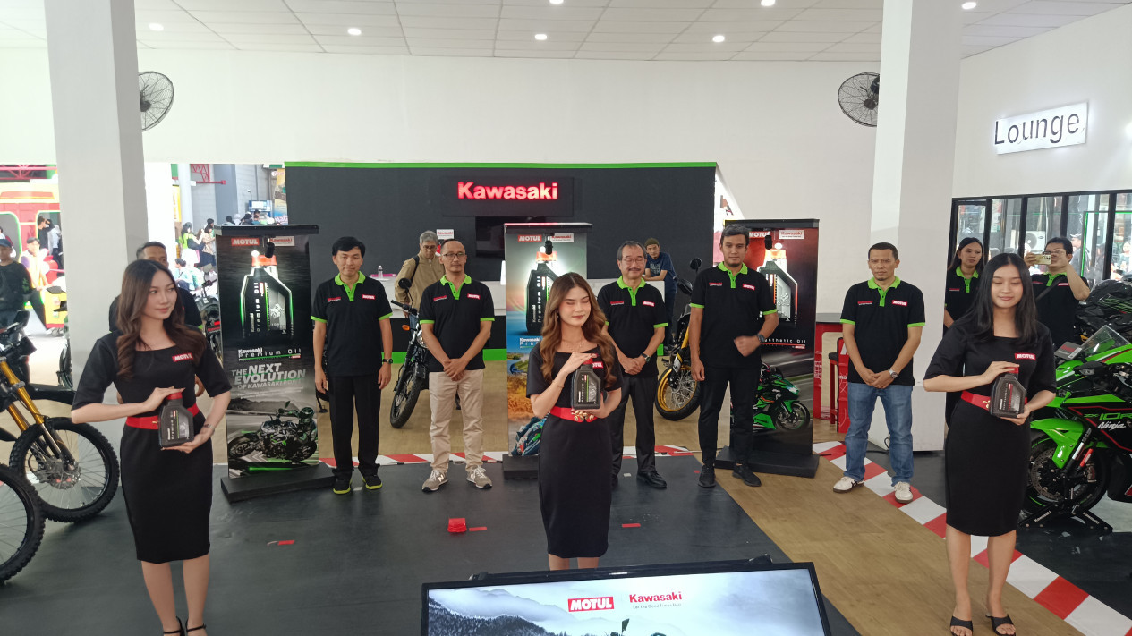 Pengguna Motor Kawasaki Gak Perlu Pusing Lagi Memilih Oli Mesin yang Tepat