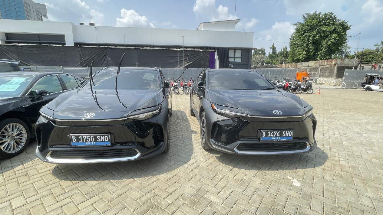 Toyota, Toyota bZ4X, Toyota bZ4X Bekas Rental Dilelang, Baterainya Masih 80 Persen
