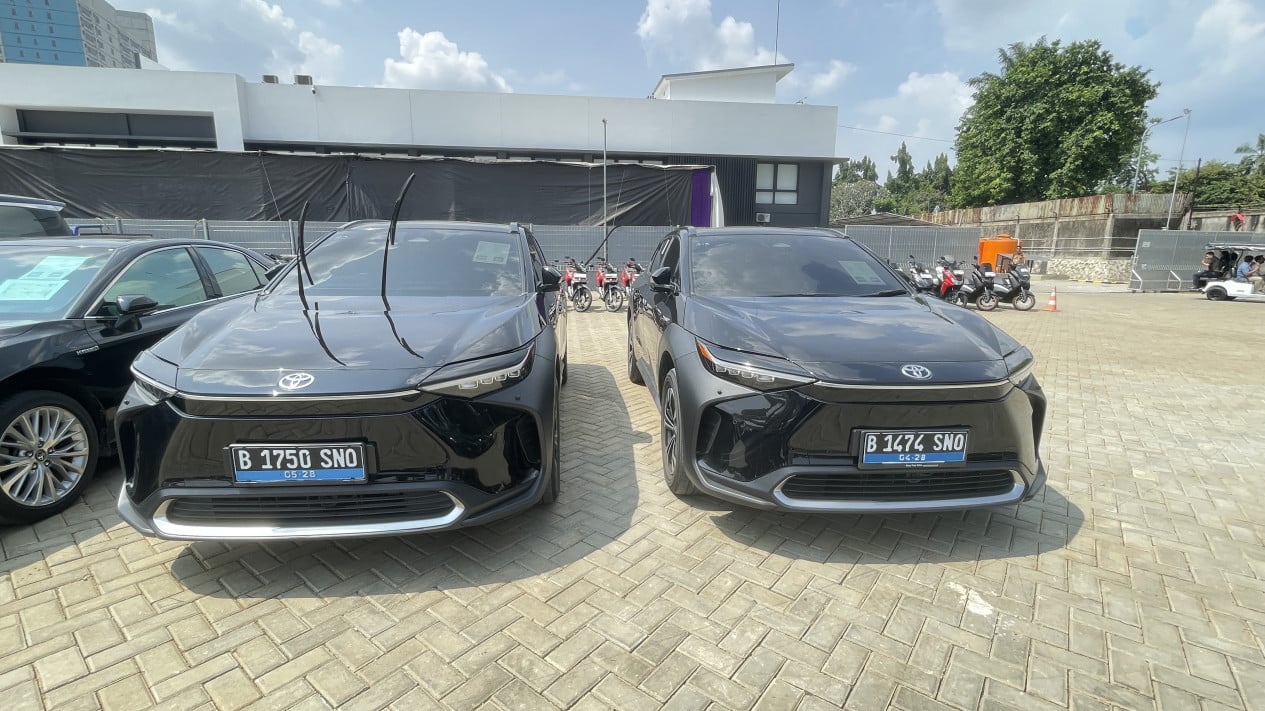 Toyota, Toyota bZ4X, Toyota bZ4X Bekas Rental Dilelang, Baterainya Masih 80 Persen