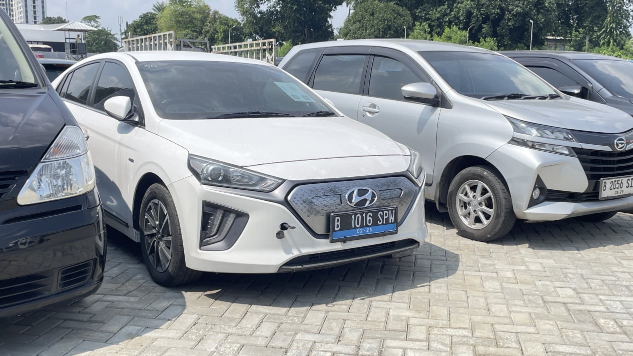 Dilelang Murah, Mobil Listrik Bekas Tetap Sulit Dilirik