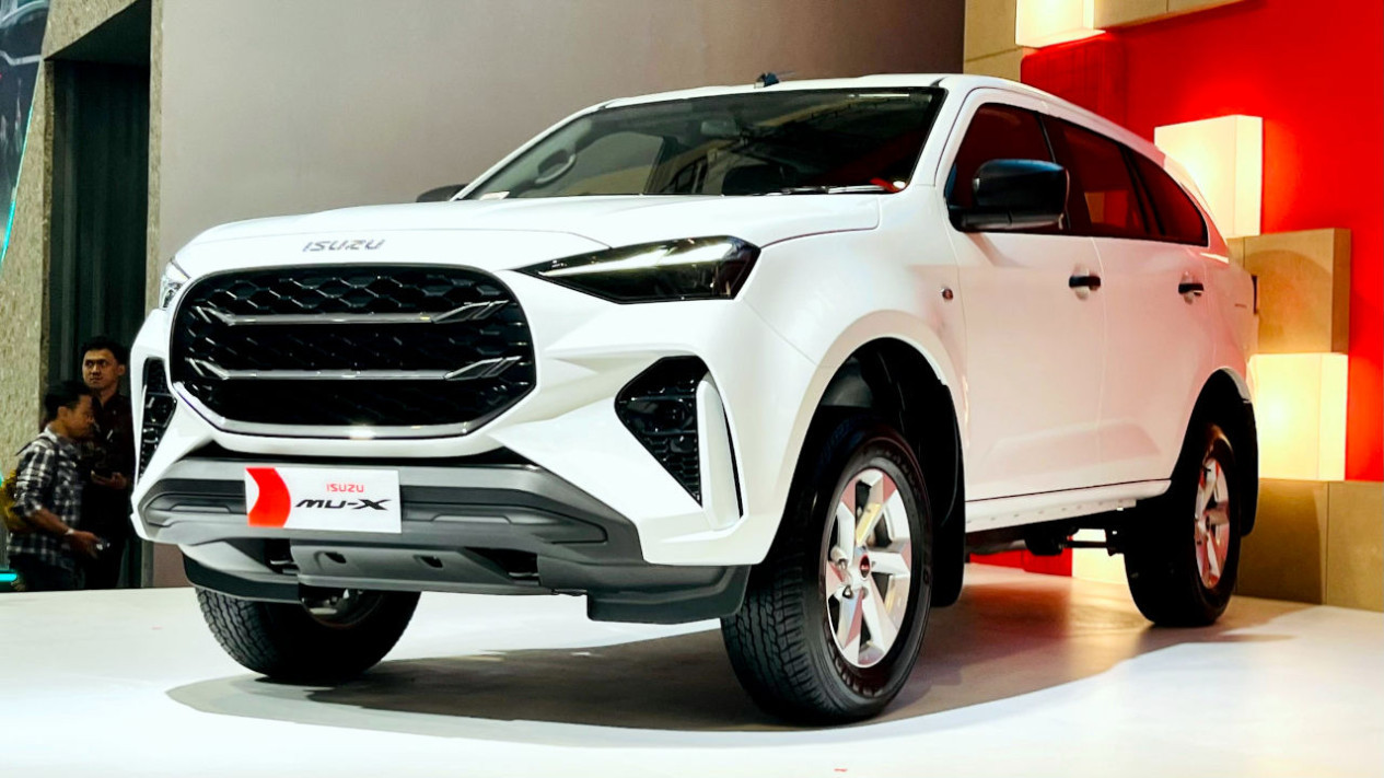 Isuzu, Isuzu MU-X, Isuzu MU-X 4WD Terbaru Rilis di GIIAS 2025, Segini Harganya