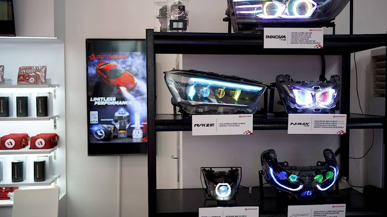 Lampu Proyektor Mobil Semakin Canggih