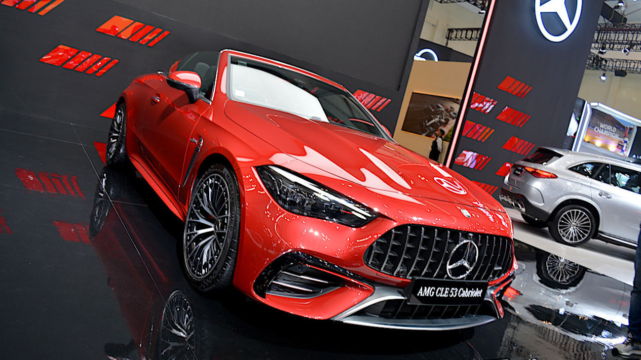 Mobil Merah Menyala Ini Ludes Terjual di GIIAS 2025