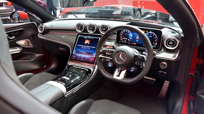 Mobil Merah Menyala Ini Ludes Terjual di GIIAS 2025