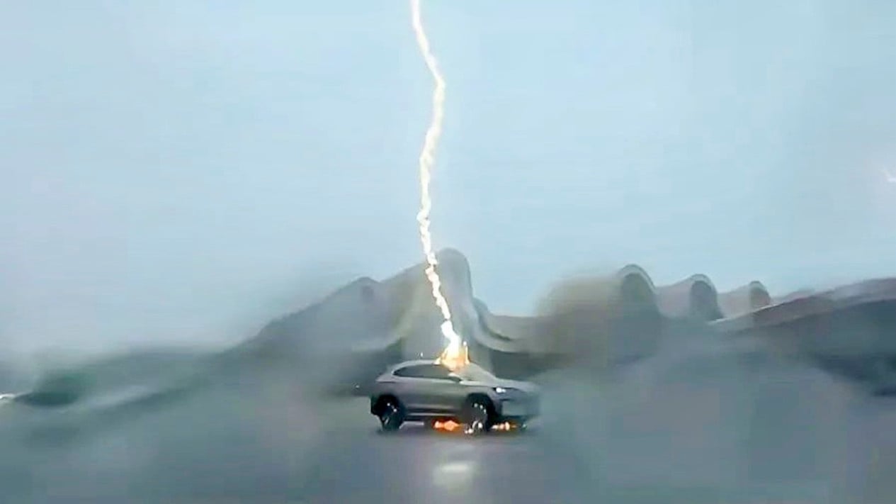 Begini Kondisi Mobil Listrik BYD Usai Tiga Kali Tersambar Petir