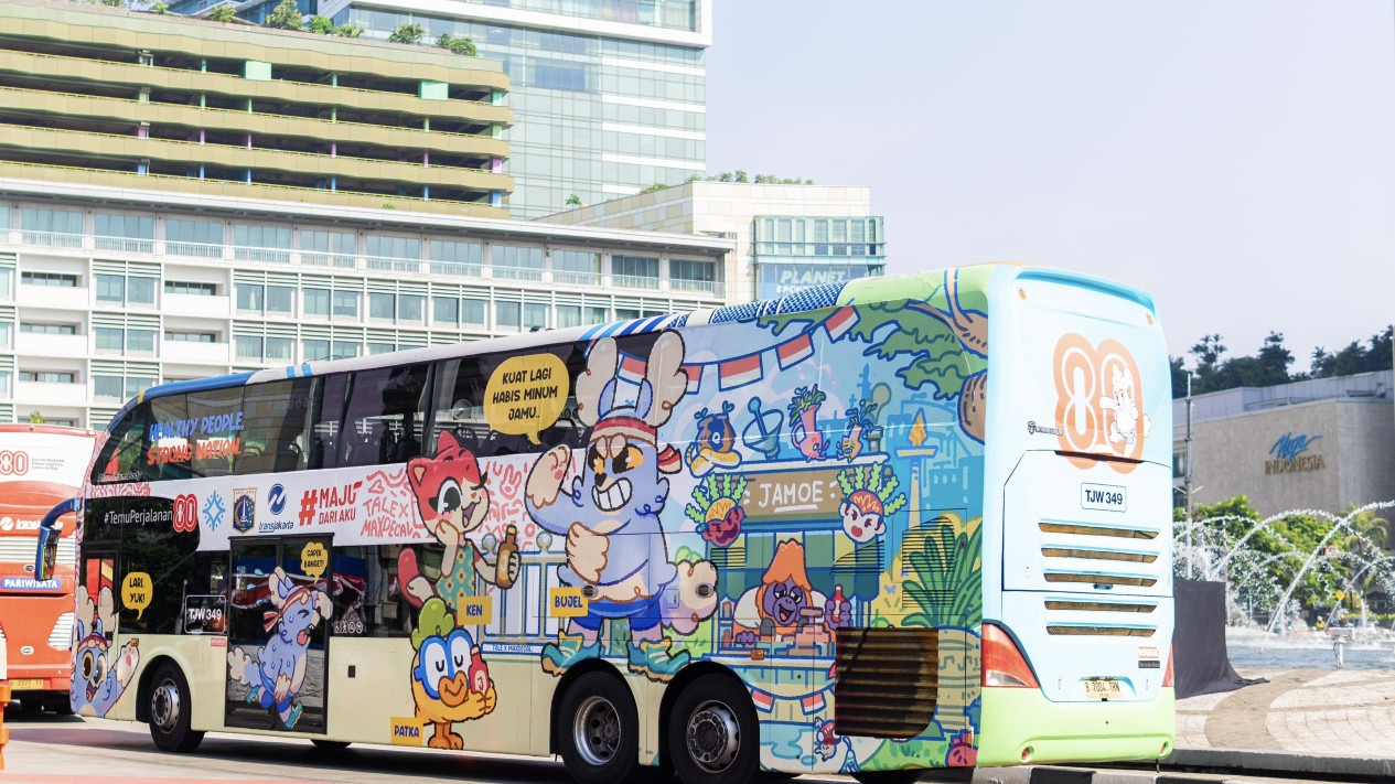 Bus Transjakarta Dipenuhi Karya Kreator Lokal