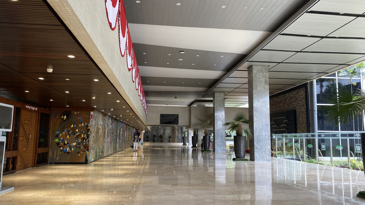 Uang Pensiun Seumur Hidup DPR Cukup Buat Kredit Mobil Baru